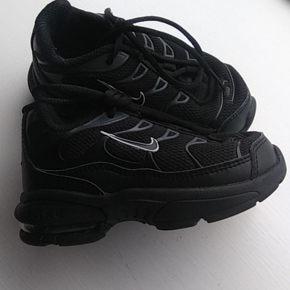 baby black nike shoes